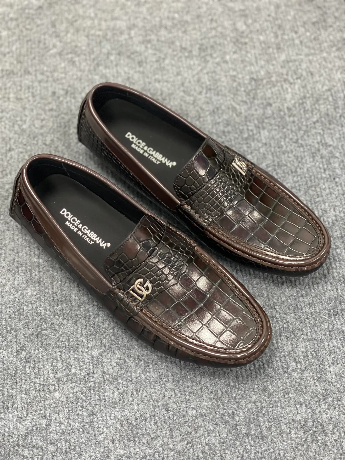 Men's Men's Shoes Men's Men's Shoes 💰700 new style "DG Duban Spring New Casual Driving Shoes" latest hot style, top brand luxury ~ purchasing agency, top quality ~.  The upper is made of imported original cowhide with fine workmanship. The original stylish and stylish soft rubber wear-resistant and non-slip outsole is light and comfortable on the feet. The real thing looks better in real life, 38-45